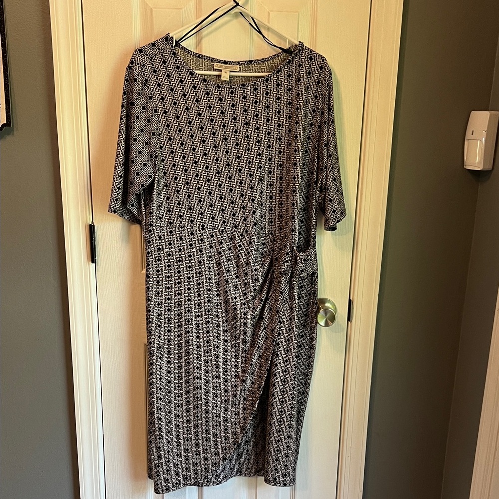 Dana Buchman Black and White Geometric Midi Dress